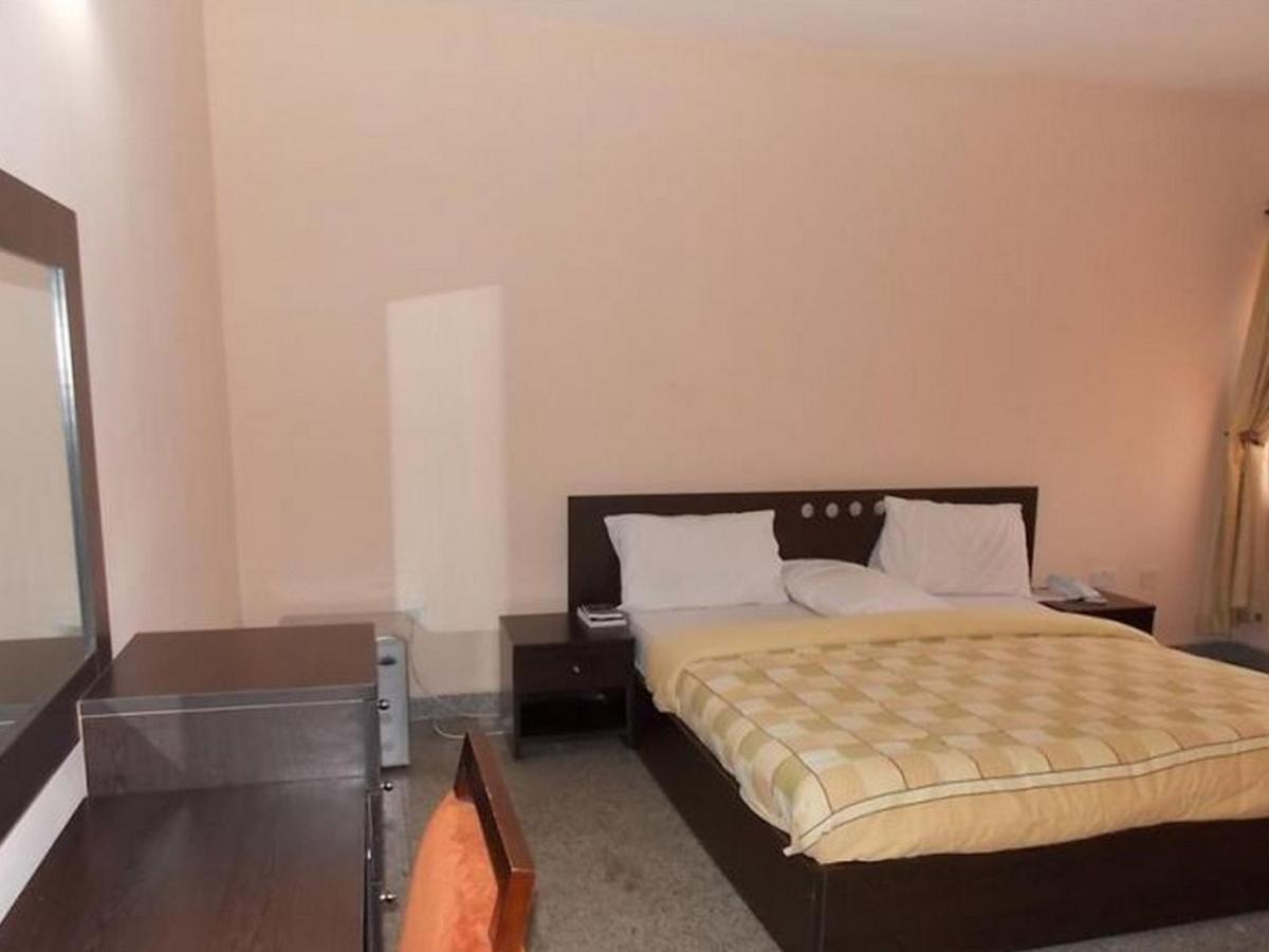 Room In Lodge - Ambience Hotels Abujahome For Leisure And Business Travellers Экстерьер фото