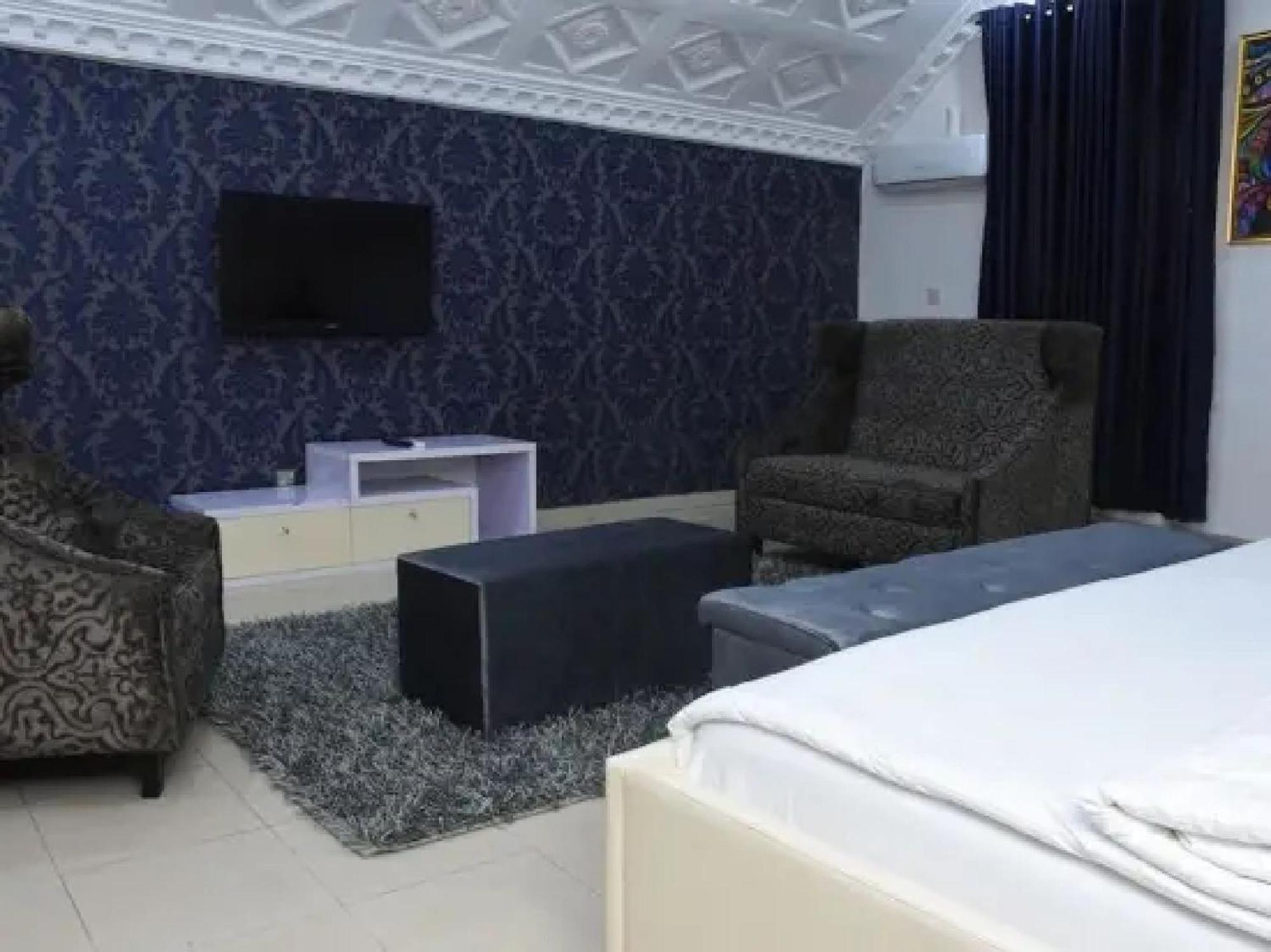 Room In Lodge - Ambience Hotels Abujahome For Leisure And Business Travellers Экстерьер фото