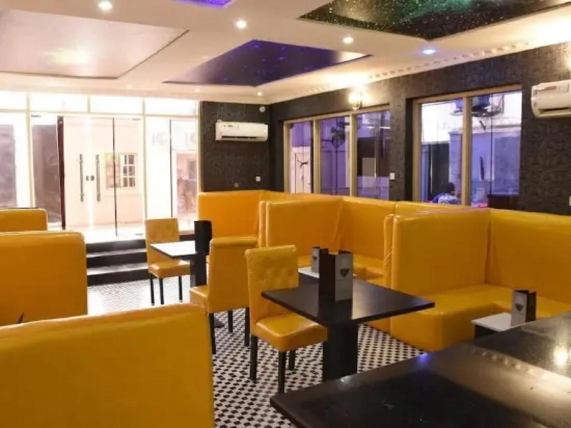Room In Lodge - Ambience Hotels Abujahome For Leisure And Business Travellers Экстерьер фото