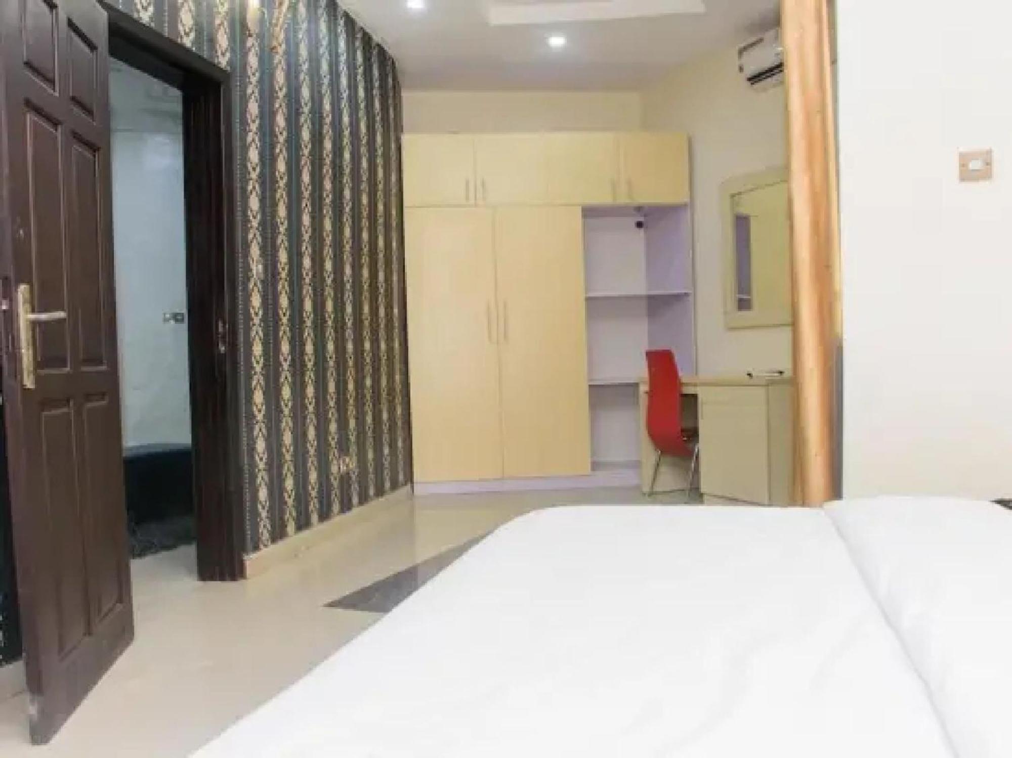 Room In Lodge - Ambience Hotels Abujahome For Leisure And Business Travellers Экстерьер фото